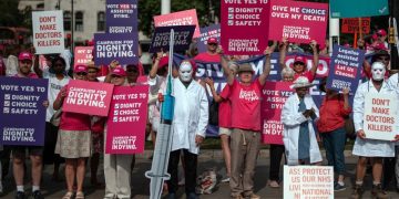 Britain’s lawmakers vote to allow assisted dying, after fraught national debate